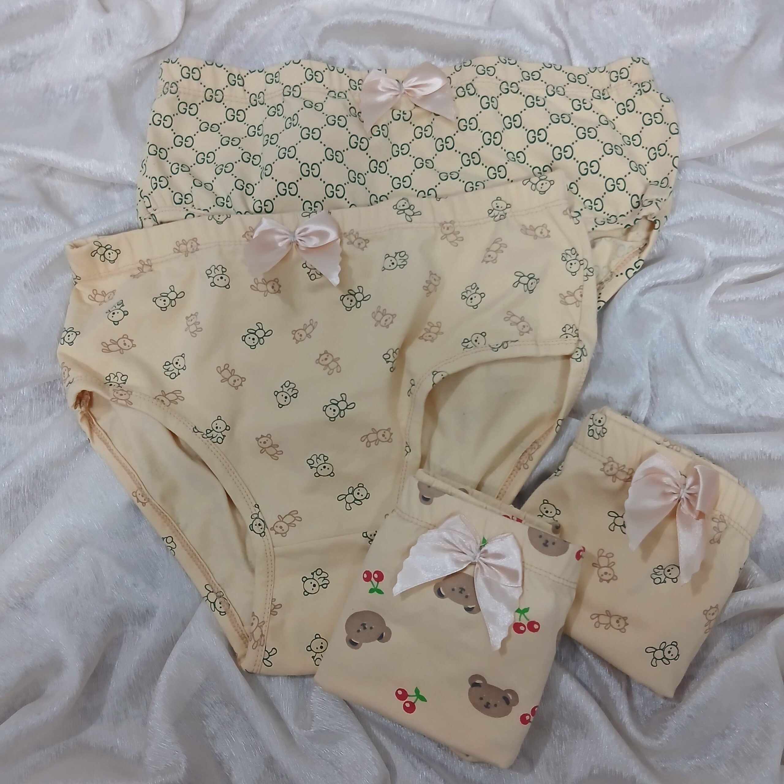 شورت دخترانه عروسکی طرحدار،رنگ کرمی،سایزXL
